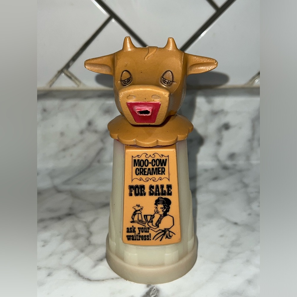 Vintage 1960's Moo-Cow Creamer "Ask Your Waitress", Whirley Industries
Warren PA